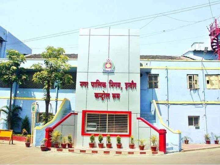 ‘वंदे मातरम’ पर घमासान:पार्षद ने वंदे मातरम गाने से किया इंकार; आपत्ति ली तो बोलीं-एक्ट दिखाओ