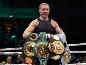 13 महीने बाद रिंग में लौट रहीं चैम्पियन लॉरेन प्राइस:कहा- पैसा कमाना, बॉक्सिंग में विरासत बनाना लक्ष्य; ओलिंपिक चैम्पियन शनिवार को स्टेफनी के खिलाफ उतरेंगी