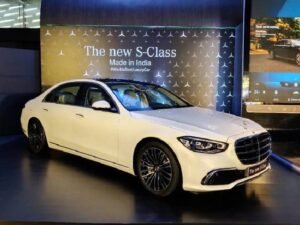 खाड़ी संकट: रईस ग्राहक टाल रहे महंगी कारों की खरीदारी:देश में बिकीं रिकॉर्ड 47 लाख कारें, पर लग्जरी सेगमेंट की हिस्सेदारी महज 1%