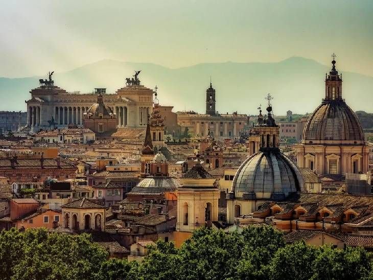 इटली बन रहा दुनिया के रईसों का नया पसंदीदा ठिकाना:दुबई जैसे टैक्स-फ्री ठिकानों को लेकर अनिश्चितता बढ़ी, लोग विकल्प तलाश रहे