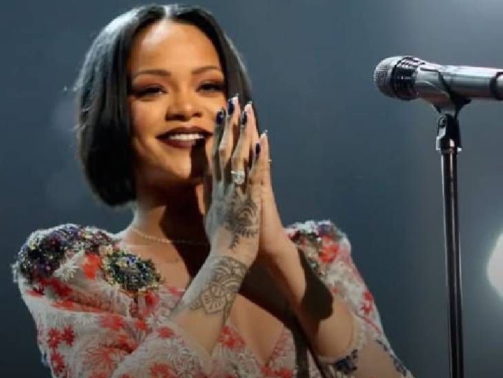 रिहाना के संघर्ष और सफलता की अनकही कहानी:गुजारे के लिए सड़क पर कपड़े बेचे, हिंसा की ​शिकार हुईं, आज हैं ग्लोबल पॉप स्टार