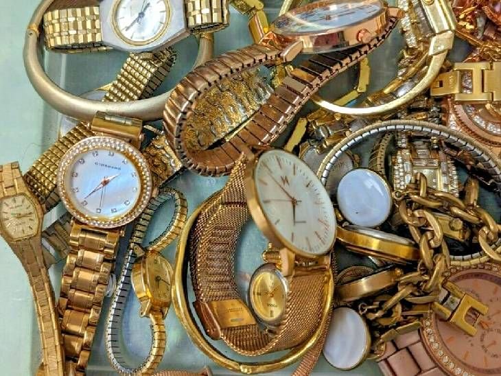 जेन-जी के बीच विंटेज वॉच का ट्रेंड; खरीदारी 44% बढ़ी:ग्लोबल सेकेंड-हैंड घड़ी बाजार 27 लाख करोड़ का, 2030 तक 42 लाख करोड़ का अनुमान