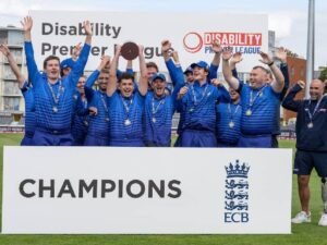 इंग्लैंड क्रिकेट बोर्ड पर गंभीर आरोप:डिसेबिलिटी प्रीमियर लीग के मैचों में दिव्यांग खिलाड़ी तो पानी पिला रहे, जो दिव्यांग न​हीं वे खेलने उतरे