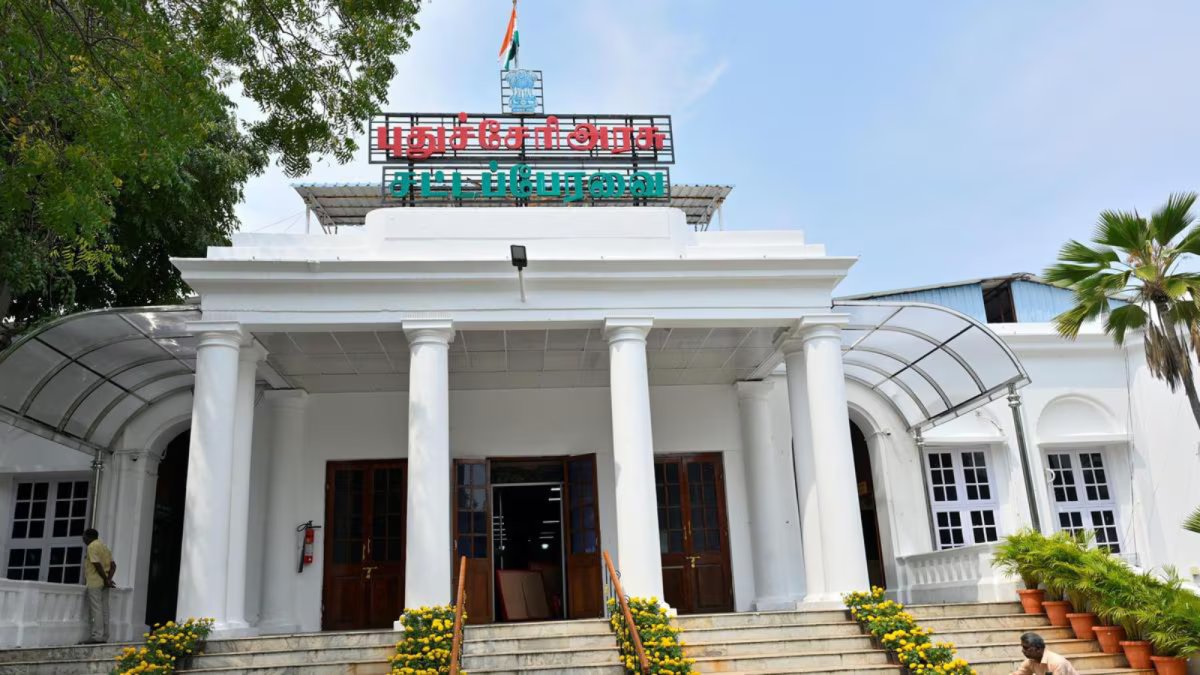 Rajasthan Royals' Ravi Bishnoi, second left, celebrates with teammates the wicket of Gujarat Titans' Sai Sudharsan during the Indian Premier League cricket match between Gujarat Titans and Rajasthan Royals in Ahmedabad, India, Saturday, April 4, 2026. (AP Photo/Ajit Solanki)