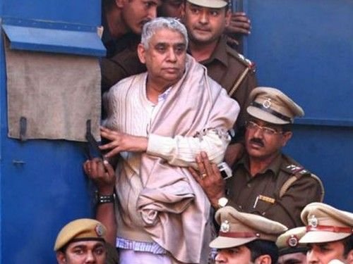 रामपाल को देशद्रोह के केस में जमानत:हिसार के सतलोक आश्रम में 6 लोगों की मौत हुई थी; 11 साल से जेल में बंद