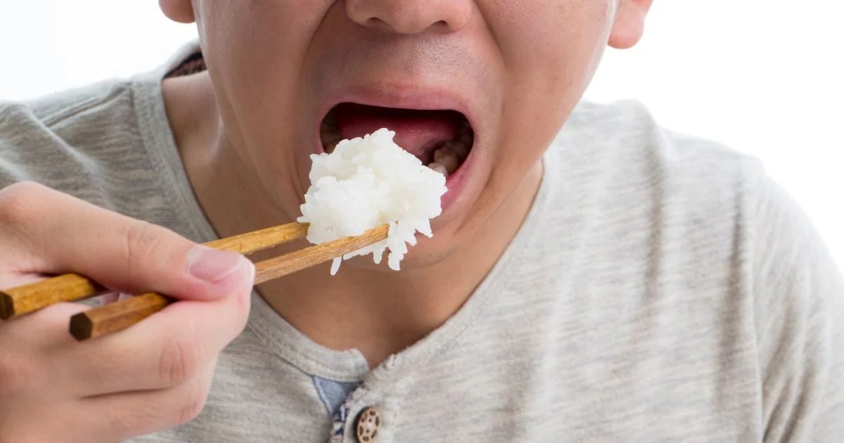 दुबले-पतले लोगों को रात में नहीं खाना चाहिए चावल, जानें राइस खाने का आयुर्वेदिक नियम