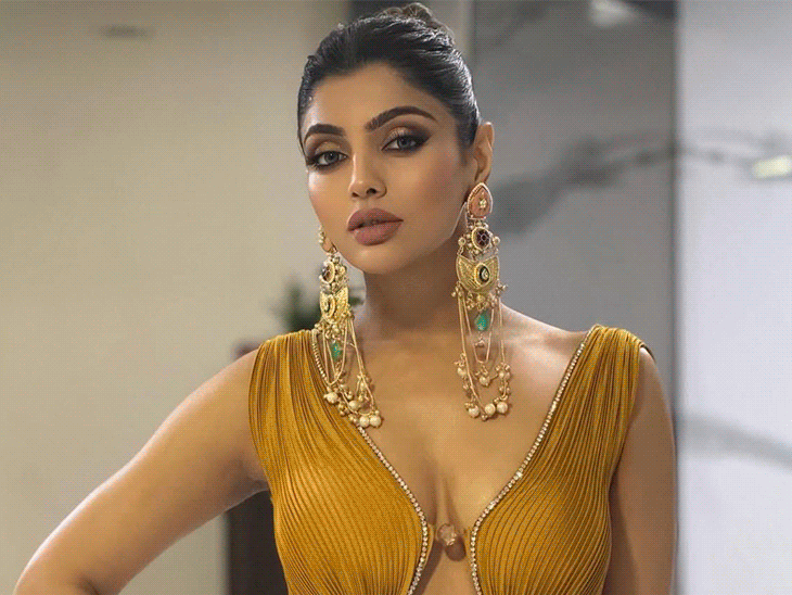 आकांक्षा पुरी बोलीं- खेसारी लाल यादव संग जोड़ी हिट:अश्मित पटेल के साथ ‘साड़ी फरमेश’ में दिखी केमिस्ट्री: कहा- ऐसा मौका पहले नहीं मिला