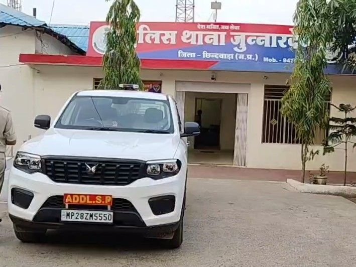 छिंदवाड़ा में 'छोटा हाथी’ ने मां-बेटे को रौंदा, मौत:तेज रफ्तार ‘छोटा हाथी’ ने मां-बेटे को रौंदा, दोनों की मौत