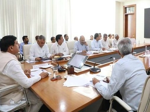 ऐसे कोर्स डिजाइन करें, जो ट्रेनिंग के बाद रोजगार दिलाएं:सीएम बोले- सीखो कमाओ योजना में 20 हजार लोगों की ट्रेनिंग को दोगुना कराएं