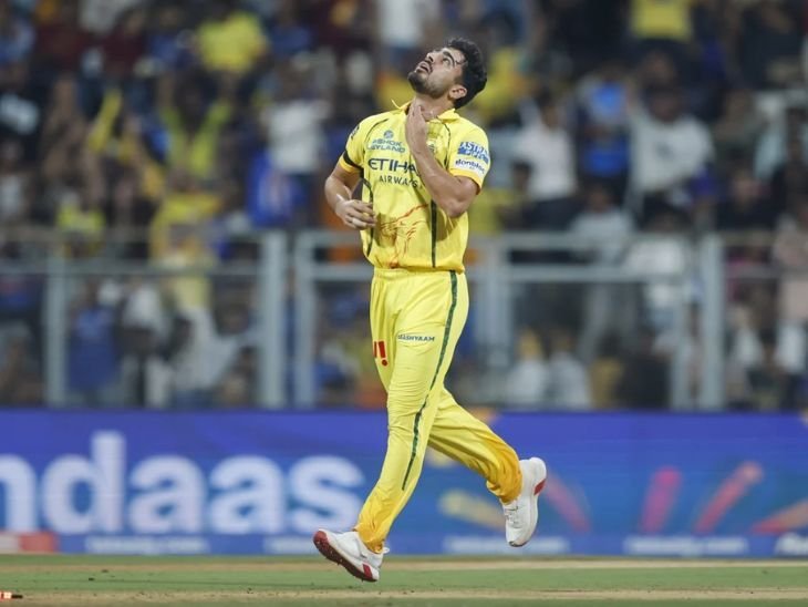 गायकवाड ने मुंबई के खिलाफ जीत मुकेश को समर्पित की:मां के निधन के बावजूद मैदान पर उतरे थे गेंदबाज; टीम ने भी काली पट्टी बांधी