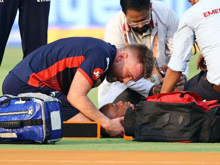 साउथ अफ्रीकी बॉलर एनगिडी के सिर में चोट:IPL मैच में कैच लेते वक्त गिरे, एम्बुलेंस से अस्पताल ले जाया गया; 15 मिनट खेल रुका