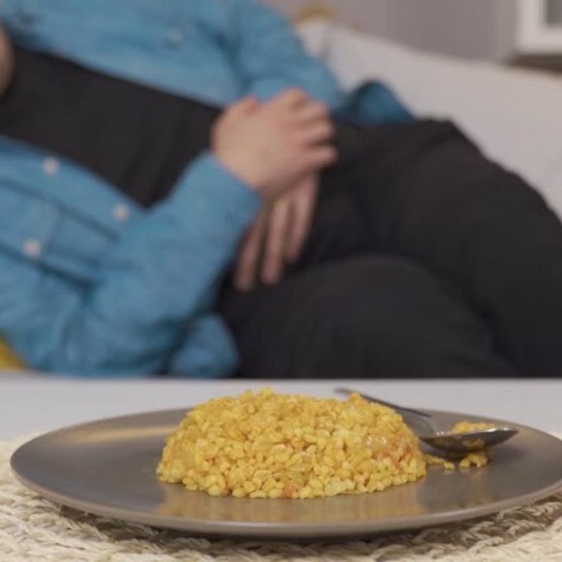 <!-- HTML_TAG_START --><p>फूड पॉइजनिंग तब होती है जब हम दूषित भोजन या पानी का सेवन करते हैं। बैक्टीरिया और वायरस के कारण होता है। गर्मी में खाना जल्दी खराब होता है। अशुद्ध पानी भी एक बड़ा कारण है।&nbsp;<br>&nbsp;</p><!-- HTML_TAG_END --> <span class="graytxt">Image: Freepik</span>