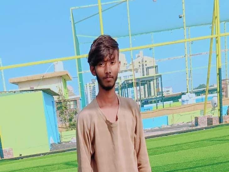 इंदौर में युवक ने लगाई फांसी:दुकान से घर पहुंचा, फिर फंदे पर झूल गया, छोटे भाई ने परिवार को बताया