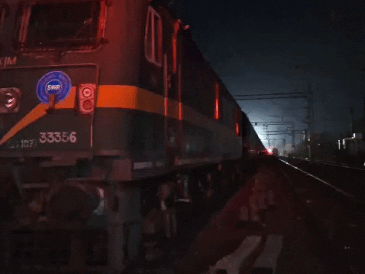 खंडवा में ट्रेन से एलपीजी गैस लीकेज, एक वैगन आइसोलेट:पनवेल से जबलपुर जा रही थी ट्रेन; पीथमपुर से बुलाए एक्सपर्ट