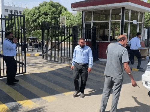 पंजाब- AAP ऑब्जर्वर की मीटिंग में MLA भी बुलाए:बैठक की लोकेशन बदली, ग्रुप फोटो भी होगी; सांसदों के पार्टी छोड़ने से टूट का खतरा