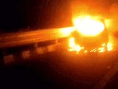 दिल्ली-मुंबई एक्सप्रेसवे पर चलती कार में आग, 5 जिंदा जले:गाड़ी में से सिर्फ जली हड्डियां मिलीं, MP के रहने वाले थे