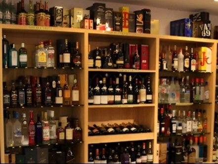 अब शराब दुकानों पर क्यूआर कोड लगाना जरूरी:आबकारी आयुक्त के निर्देश- जो ठेकेदार नहीं लगाएंगे, उनके लाइसेंस निरस्त होंगे