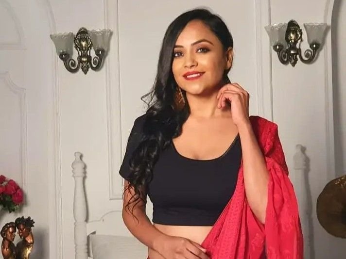 Nehhal Vadoliya Accuses IPL Player of Harassment, Forced Revealing Dress on Show