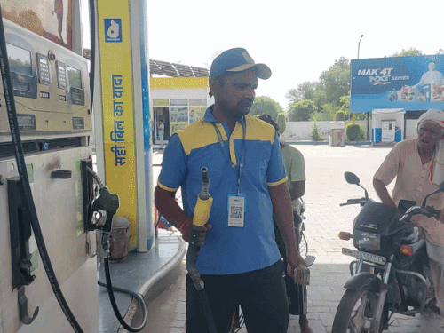Petrol Rs 2.61, Diesel Rs 2.71 Costlier Amid Iran War Impact