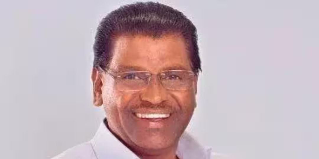 केरल में सीएम का नाम तय होता ही कांग्रेस नेता का बड़ा बयान, कहा- 'किसी जिले में किसी एक नेता को रखा जाए...'
