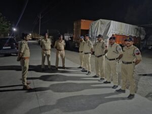 06 वारंटी गिरफ्तार, 3 इनामी आरोपी पकड़े गए:मंदसौर में रातभर सर्च ऑपरेशन, अवैध शराब भी जब्त
