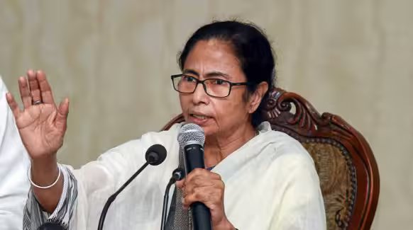 बंगाल में खिलौने पर उतरेंगे ममता बनर्जी की टीएमसी कार्यकर्ता, जानें क्या है वजह
