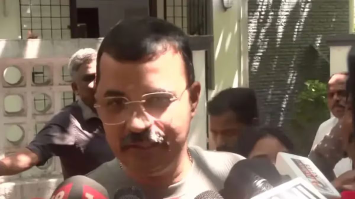 'कोई विभाजन नहीं है': अन्नाद्रमुक ने टीवीके गठबंधन पर आंतरिक दरार की अफवाहों को खारिज किया, कहा गेंद विजय के पाले में है | भारत समाचार
