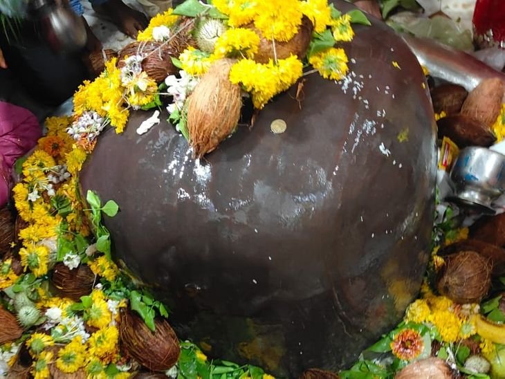 वैशाख पूर्णिमा पर 50 हजार श्रद्धालुओं ने किए दर्शन:बूढ़े बाबा के रूप में होगा भगवान का श्रृंगार