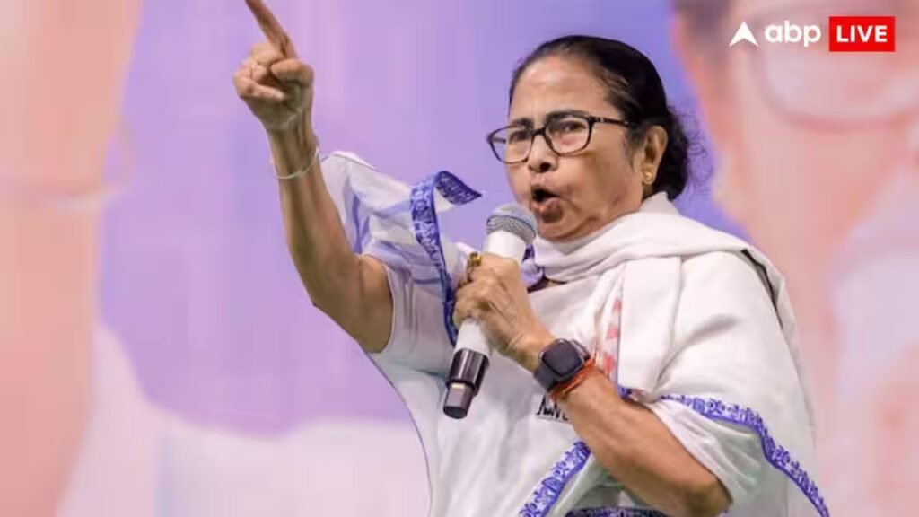 'बीजेपी अगर 500-700 सीटों से आगे हो तो परिवार गिनती की मांग करें', ममता बनर्जी का टीएमसी को संदेश