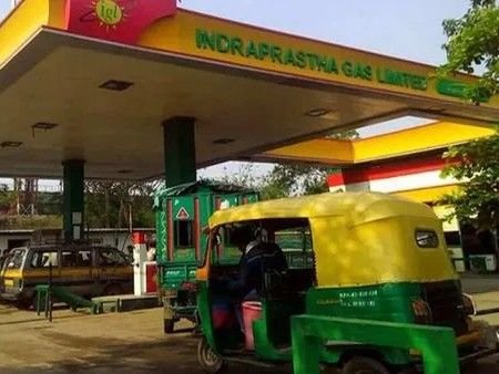 दिल्ली-NCR में CNG आज ₹1 महंगी:दो दिन में दाम ₹3 बढ़े, दिल्ली में ₹80.09 और नोएडा-गाजियाबाद में ₹88.70 किलो हुई