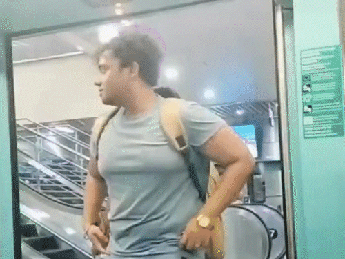 Mumbai Airport Metro Fire | Short Circuit Sparks Fear, All Passengers Safe
