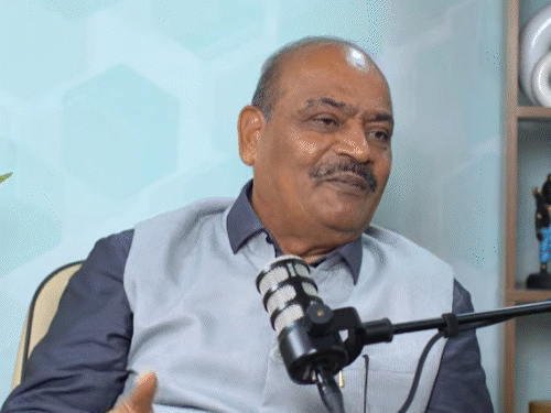 सिक्योरिटी के सीटी बजाने से नाराज हुए थे शाहरुख खान:वानखेड़े विवाद पर पूर्व एसीपी बोले- मुझे बताया गया कि शाहरुख राड़ा कर रहा है