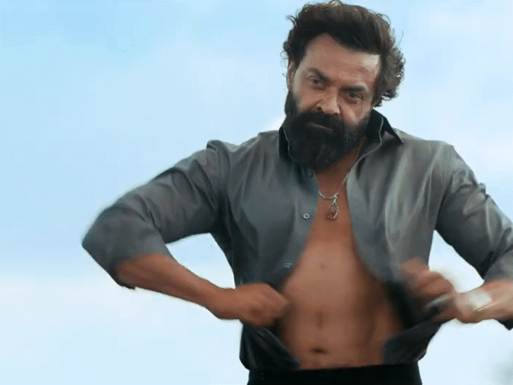 Bobby deol gets animal role just by a picture from cricket ground, father dharmendra did not very happy