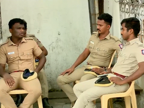 CM Vijay Supporters Sacked; Chennai Police Deployed AIADMK headquarter