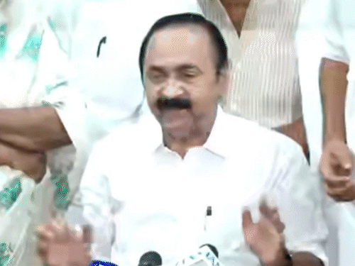 Kerala cm VD Satheeshan oath udf congress rahul gandhi
