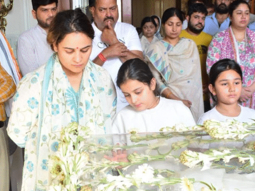 Prateek Yadav Death Funeral LIVE Photos Update; Akhilesh Yadav Aparna Yadav