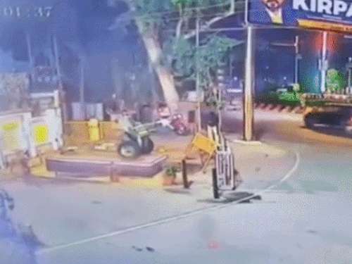 जालंधर में BSF हेडक्वार्टर के बाहर IED ब्लास्ट, VIDEO:खालिस्तानियों ने जिम्मेदारी ली; देर रात अमृतसर में आर्मी कैंप पर भी ग्रेनेड अटैक