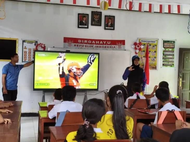 इंडोनेशिया बना क्रिकेट का नया हब:स्कूलों में दी जा रही ट्रेनिंग, ढाई लाख लोग खेल रहे, स्टेडियम का निर्माण