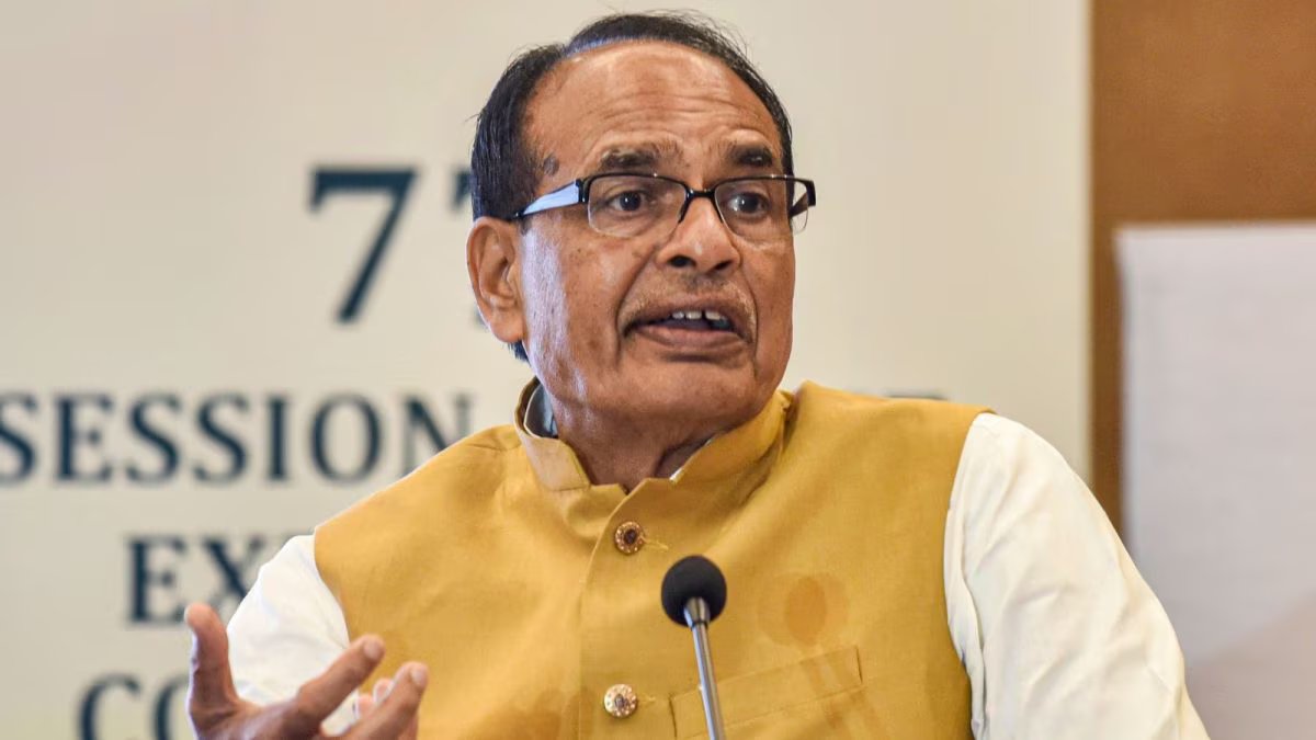 मुख्यमंत्री से केंद्रीय मंत्री तक के सफर पर शिवराज चौहान ने लिखा, नरेंद्र मोदी के पास मेरे लिए योजना तैयार थी राजनीति समाचार