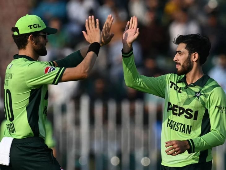 Arfaat Aminhas 5 Wickets in Debut Pakistan Win vs Australia