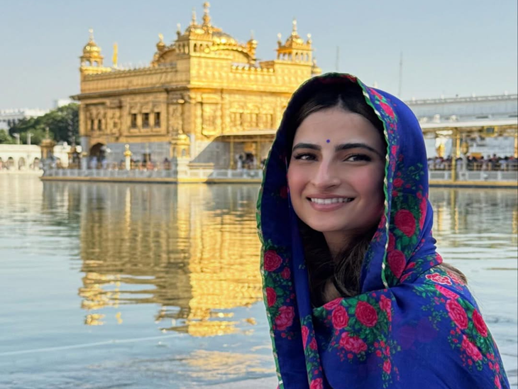 बॉलीवुड एक्ट्रेस पलक तिवारी ने गोल्डन टेंपल में माथा टेका:दुपट्‌टे से सिर ढंककर आईं, गुरबाणी सुनी; पहली यात्रा का अनुभव साझा किया