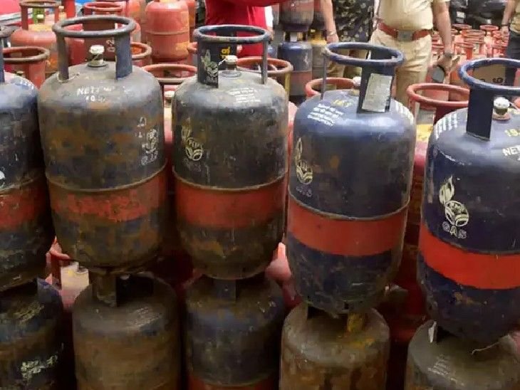 केंद्र ने कॉमर्शियल LPG कोटा 70% से बढ़ाकर 100% किया:इंडस्ट्रीज को भी पहले की खपत का 50% मिलेगा, LPG सप्लाई में सुधार के बाद फैसला