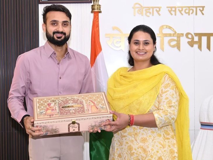 टीम इंडिया के तेज गेंदबाज आकाशदीप करेंगे शादी:24 जून को अक्षिता संग लेंगे सात फेरे, खेल मंत्री श्रेयसी सिंह से मुलाकत कर दिया निमंत्रण