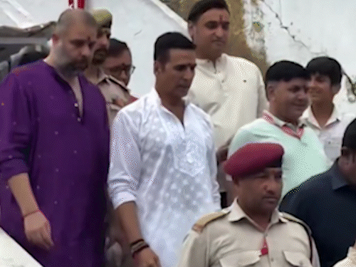 Akshay Kumar Visits Vaishno Devi Temple Before Welcome to the Jungle Release