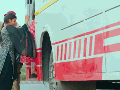हरियाणवी सॉन्ग 'कॉलेज वाली छोरी' पर विवाद:कंडक्टर बोले- लड़कियों के लिए गलत शब्द कहे; एक्टर ने कहा- फेमस हुआ, इसलिए कॉन्ट्रोवर्सी कर रहे