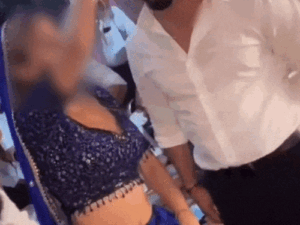 अब हरियाणवी सिंगर डिंपल चौधरी का आपत्तिजक VIDEO सामने आया:युवक के प्राइवेट पार्ट पर नोट लगाकर अश्लील हरकत की; ट्रोलर्स बोले-खुद वल्गैरिटी को बढ़ावा दिया