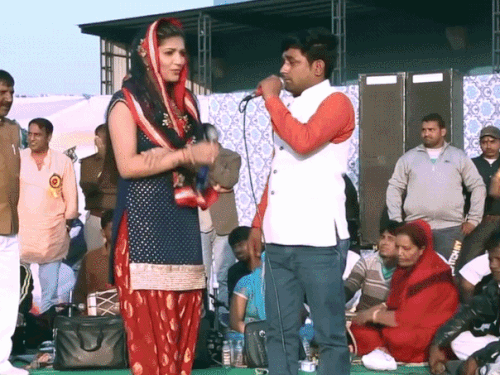 हरियाणवी कलाकार पेप्सी शर्मा का निधन:38 की उम्र में दिल का दौरा पड़ा; स्टेज पर नागिन डांस में सपना चौधरी को हराया था