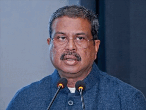 धर्मेंद्र प्रधान के इस्तीफे पर बॉलीवुड का रिएक्शन:प्रकाश राज बोले- आपने सरकार को घुटनों पर ला दिया'; वीर दास ने कहा- अब जश्न मनाइए