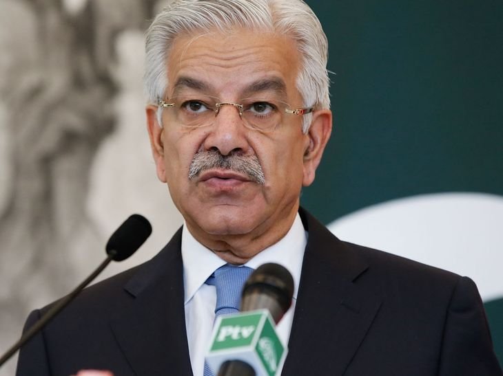 PAK रक्षा मंत्री बोले- Pok के प्रदर्शनकारी भारत जैसे दुश्मन:इनसे कोई बातचीत नहीं करेंगे; फायरिंग में 30 प्रदर्शनकारियों की मौत