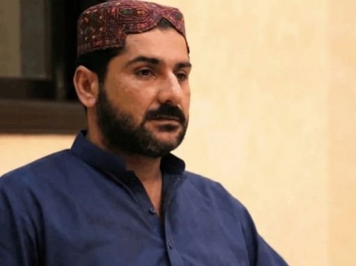 पाकिस्तान में गैंगस्टर उजैर बलोच के भाई पर हमला:ल्यारी में अज्ञात हमलावरों ने घर के बाहर गोली मारी, हालत गंभीर